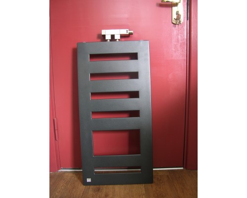 Полотенцесушитель ZEHNDER METROPOLITAN HORIZONTAL SPA (Германия).