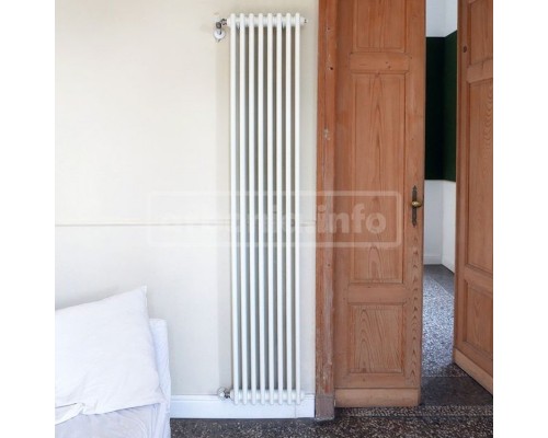 Трубчатый дизайн-радиатор производства ARBONIA (Германия), модель 2180, 8 секций, боковое подключение 12 (слева)/34 (справа)