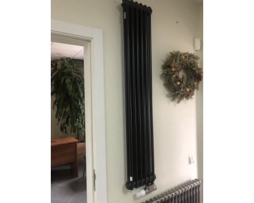 Трубчатый дизайн-радиатор производства ARBONIA (Германия) модель 2180/6/69 с нижней подводкой