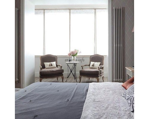 Трубчатый дизайн-радиатор производства ARBONIA (Германия), модель 2150, 4 секции, нижнее разностороннее подключение 24 (слева направо)/42 (справа налево)