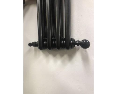 Трубчатый дизайн-радиатор производства ARBONIA (Германия) модель 3200/4/24 с нижней разносторонней подводкой