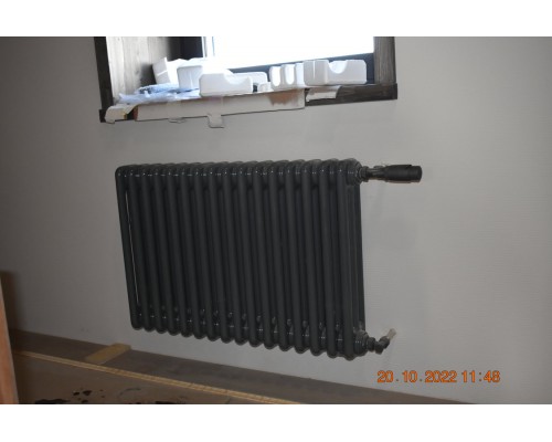 Трубчатый дизайн-радиатор производства ARBONIA (Германия) модель 2057/16/12 с боковой подводкой