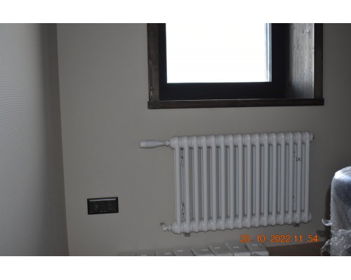 Трубчатый дизайн-радиатор производства ARBONIA (Германия) модель 2057/16/12 с боковой подводкой