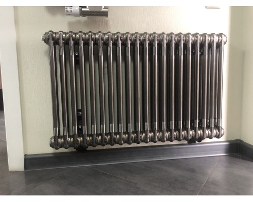 Трубчатый дизайн-радиатор производства ARBONIA (Германия) модель 2057/20/12 с боковой подводкой