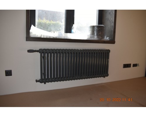 Трубчатый дизайн-радиатор производства ARBONIA (Германия) модель 2057/26/12 с боковой подводкой