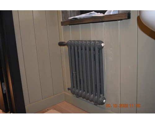 Трубчатый дизайн-радиатор производства ARBONIA (Германия) модель 2057/8/12 с боковой подводкой